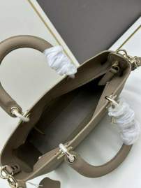 Picture of Dior Handbags _SKUfw239218673fw